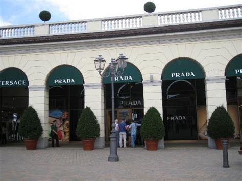 negozio prada serravalle scrivia|Outlet Prada Serravalle .